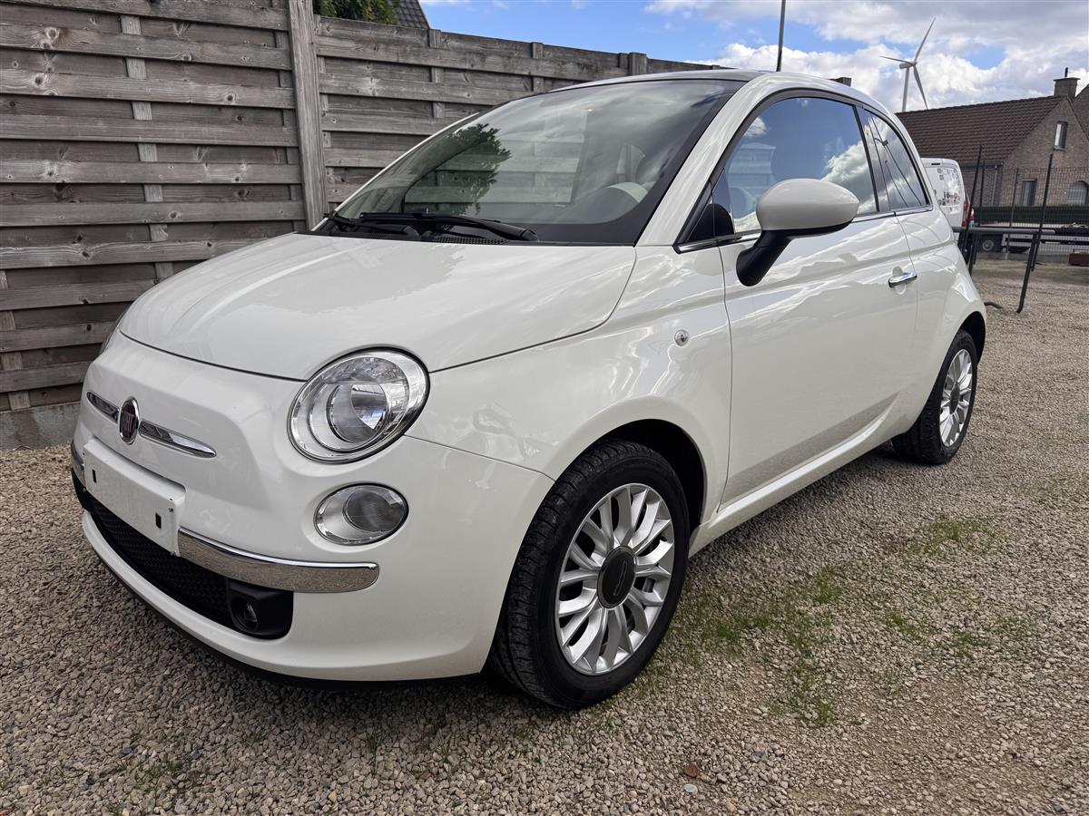 Fiat 500 Lounge slechts 27000km  met garantie
